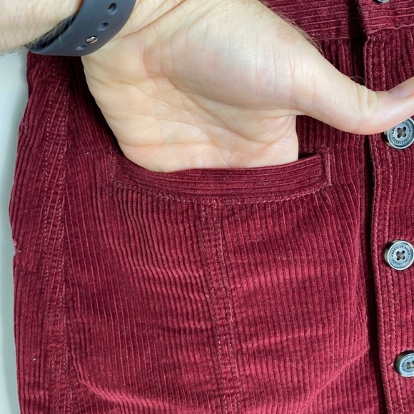 American Eagle Burgundy/Wine Women's Corduroy Button Up Front Mini Skirt Size 0 - Picture 3 of 15